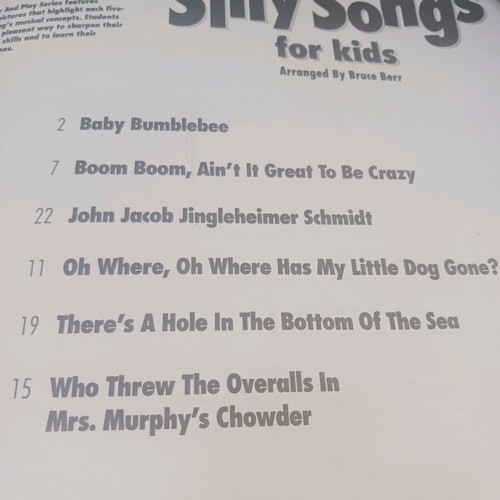 Silly Songs for Kids new, book with 6 Crayola crayons