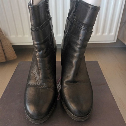 Alpe leather ankle boots like new, black, size 39