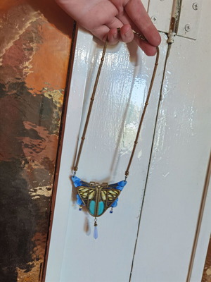 Women's beautiful necklace like new