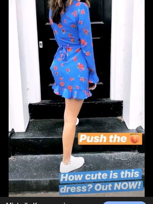 Φόρεμα Michelle Keegan μπλε με κόκκινα λουλούδια, καινούργιο, μέγεθος M 38 10