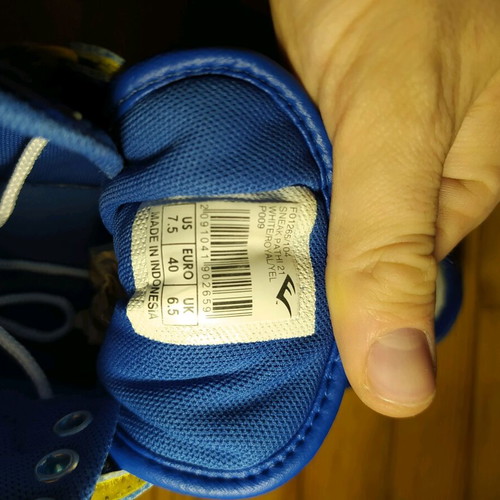 Everlast high-top boxing sneakers used, blue and yellow