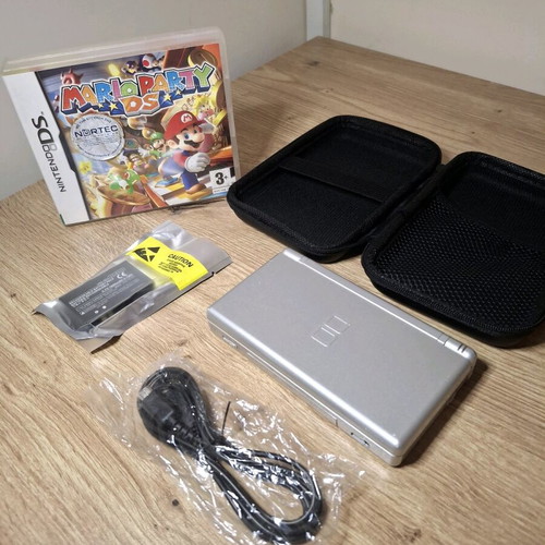 Nintendo DS Lite Silver like new with Super Mario Party game