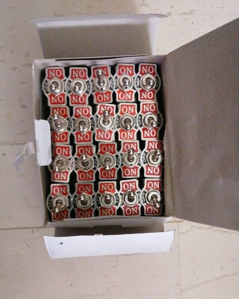 Διακοπτες 6pin με βιδες