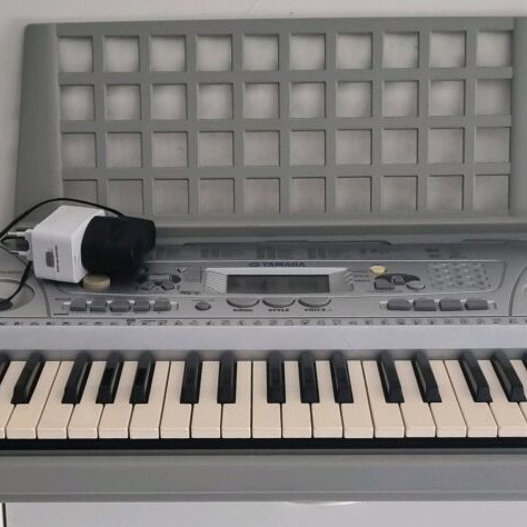 Yamaha Psr-275 portable digital music keyboard like new