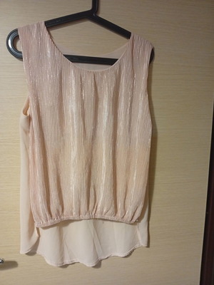Blouse like new, pink pearly color, size M