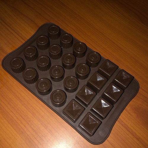 Silicone mold for chocolates like new