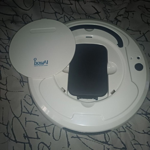Robot vacuum new with charging cable, screwdriver and cleaning cloth