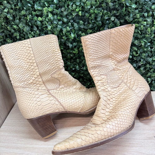 Nak leather cowboy ankle boots size 40 like new, beige brown