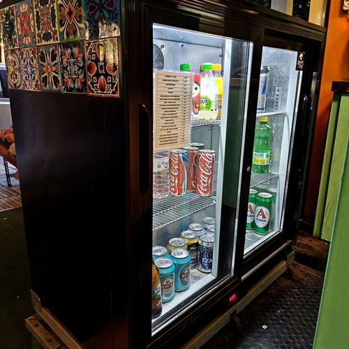 Professional Mini Refrigerator 200lt like new with base and wheels