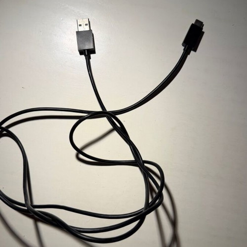 USB to USB Type-C charging and data cable black, like new