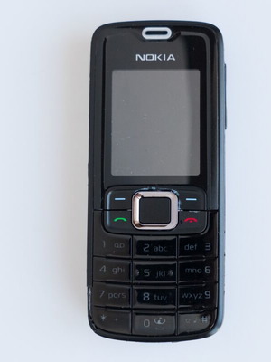 Nokia 3110c used with Greek menu, battery and charger