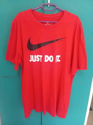 Nike T-shirt 2XL like new, red