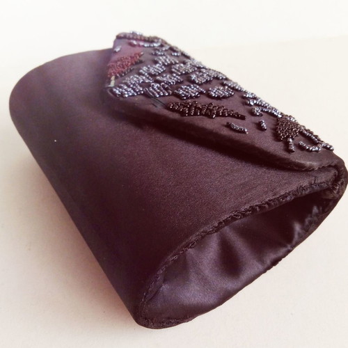Τσαντάκι clutch μαύρο με χάντρες μεταχειρισμένο