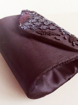 Τσαντάκι clutch μαύρο με χάντρες μεταχειρισμένο