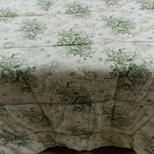 Double quilt new with 2 pillowcases, two-sided cotton satin