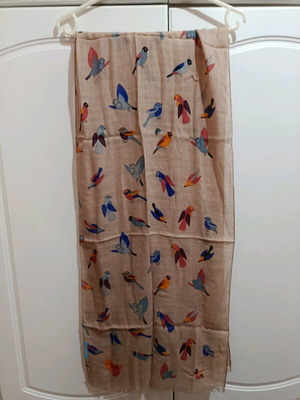 Scarf with birds like new, multicolored