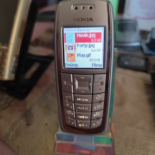 Nokia 3120 phone like new with charger and new battery