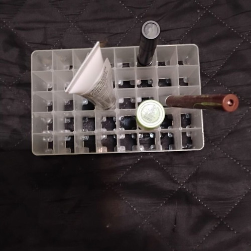 Pencil and cream organizer with 40 slots, new
