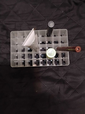Pencil and cream organizer with 40 slots, new