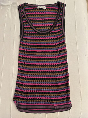 Zara knitted sleeveless top like new, colorful striped pattern
