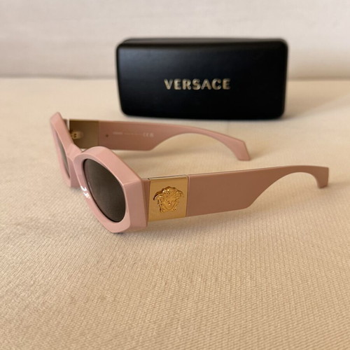 Versace VE4466U sunglasses like new, pink with Medusa detail