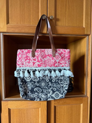 Beach bag with zipper new, black and pink