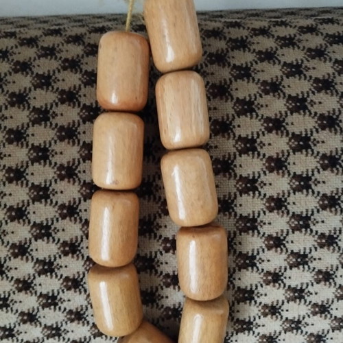 Vintage wooden giant wall komboloi 54cm with 11 heavy barrel beads, like new