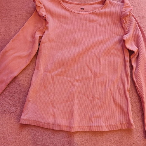 Pink ribbed blouse with ruffles H&M like new