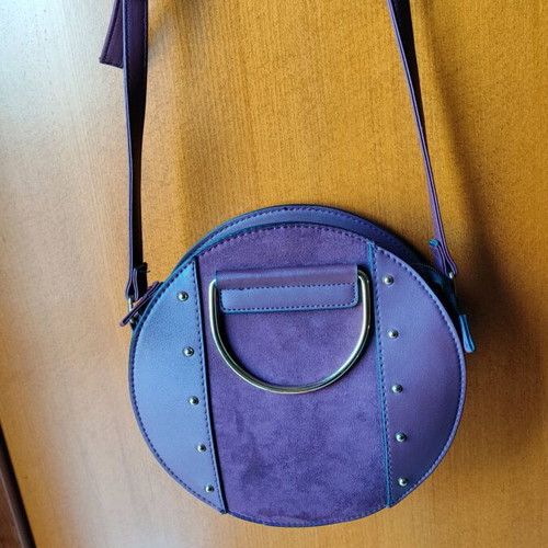 Primark crossbody bag burgundy like new with gold details