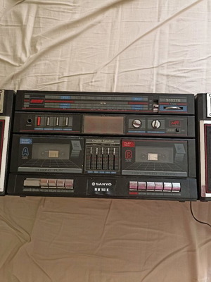 Boombox SANYO S1037N винтидж аудио система употребявана