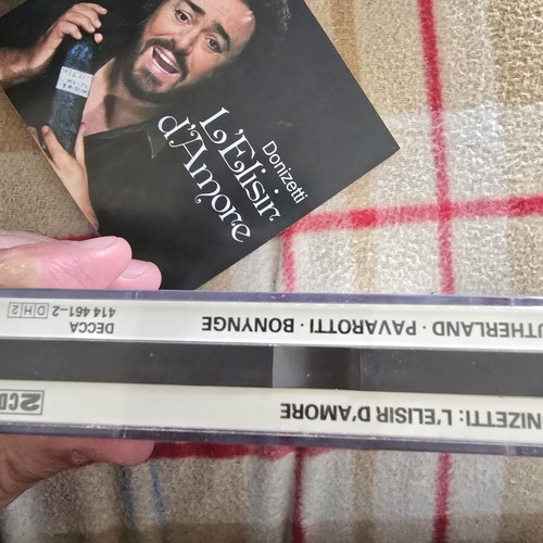 Donizetti L'Elisir d'Amore 2 CD box set like new, classical
