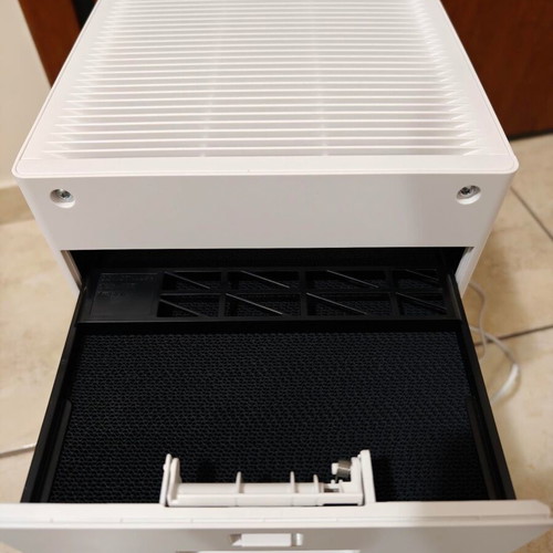 Daikin Air Purifier MC30Y like new with HEPA filter and deodorizer