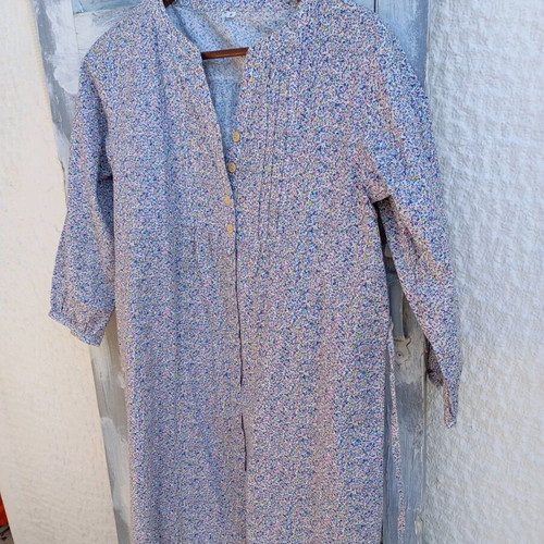 Vintage dress used in very good condition