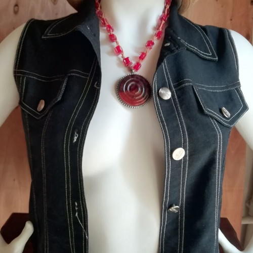 Stainless steel necklace with red blown glass like new