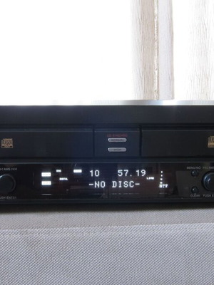 Sony RCD-W100 CD player recorder with RCA and Toslink optical