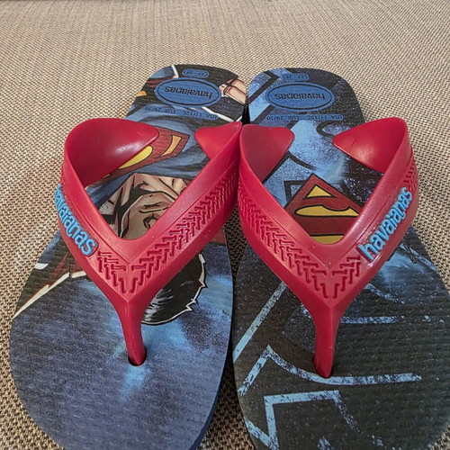 Havaianas Superman kids' flip flops size 27/28, blue and red