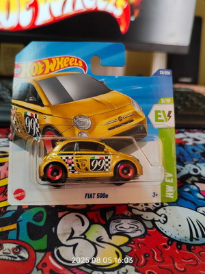 Hot Wheels Fiat 500e new
