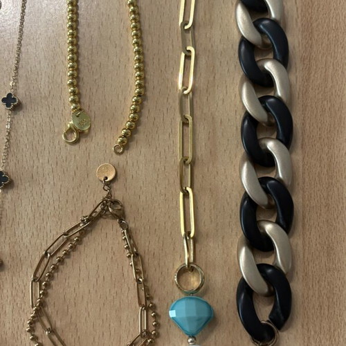 Stainless steel necklaces and bracelets, gold and silver colors