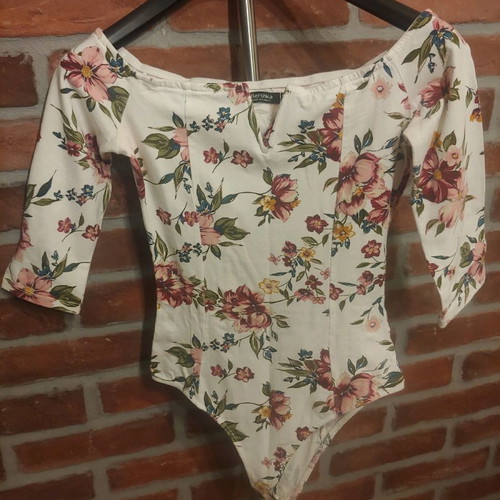 Floral bodysuit Bershka size S like new condition