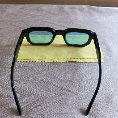 Women's sunglasses like new