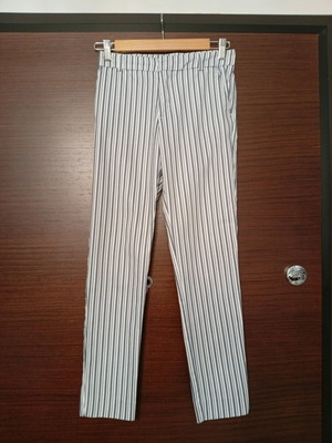Stradivarius παντελόνι ριγέ σαν καινούργιο, XS άσπρο και μπλε