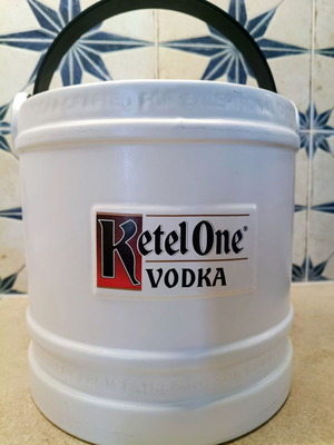 Σαμπανιέρα KETEL ONE κεραμική με σιδερένια λαβή καινούργια