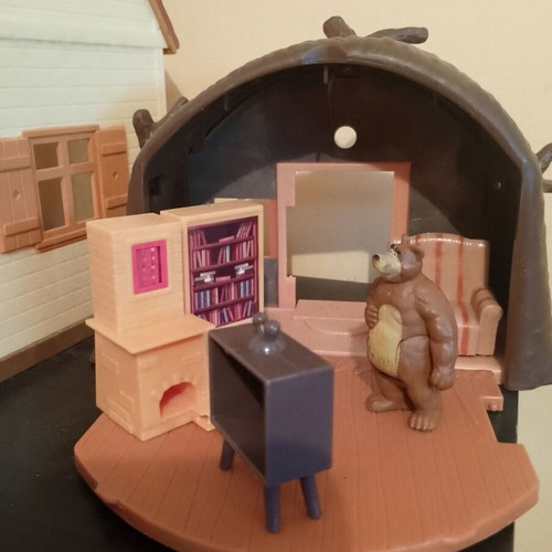 Msha The Bear Playset like new