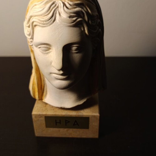 Thea Hera statuette used with scratch
