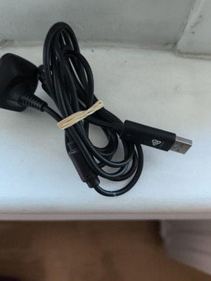 Xbox 360 controller battery charging cable like new