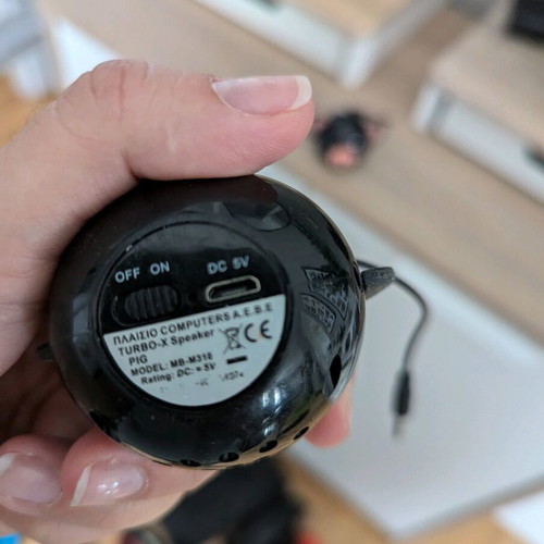 Bluetooth wireless speakers like new