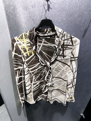 Shirt with geometric pattern and neck tie like new