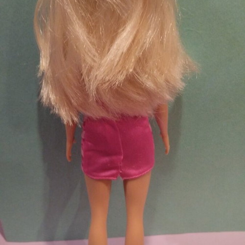 Barbie Fashionista like new, beautiful doll