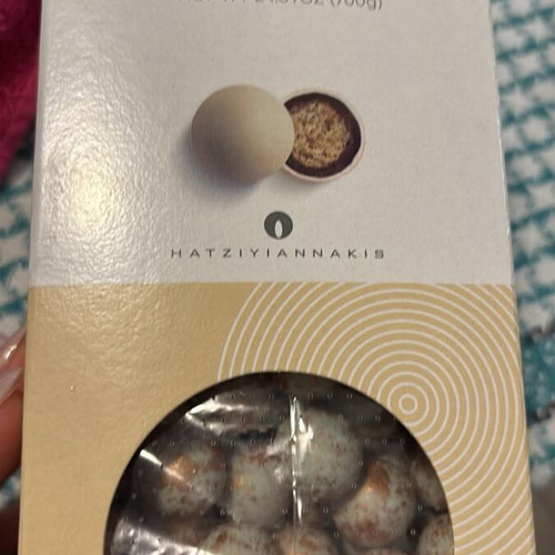 Koufeta Hatziyiannakis crispy beige-gold closed package