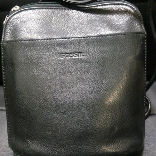 Fossil leather crossbody bag like new, black